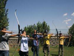 Okçulukta gümüş kupa Erzurum’un